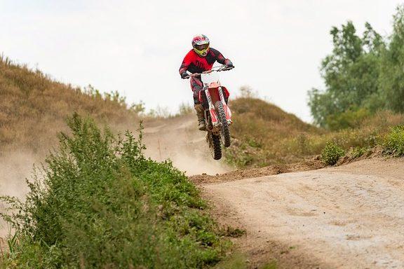 Enduro vakuutus kuinka valita paras suoja ajomatkoillesi nyt